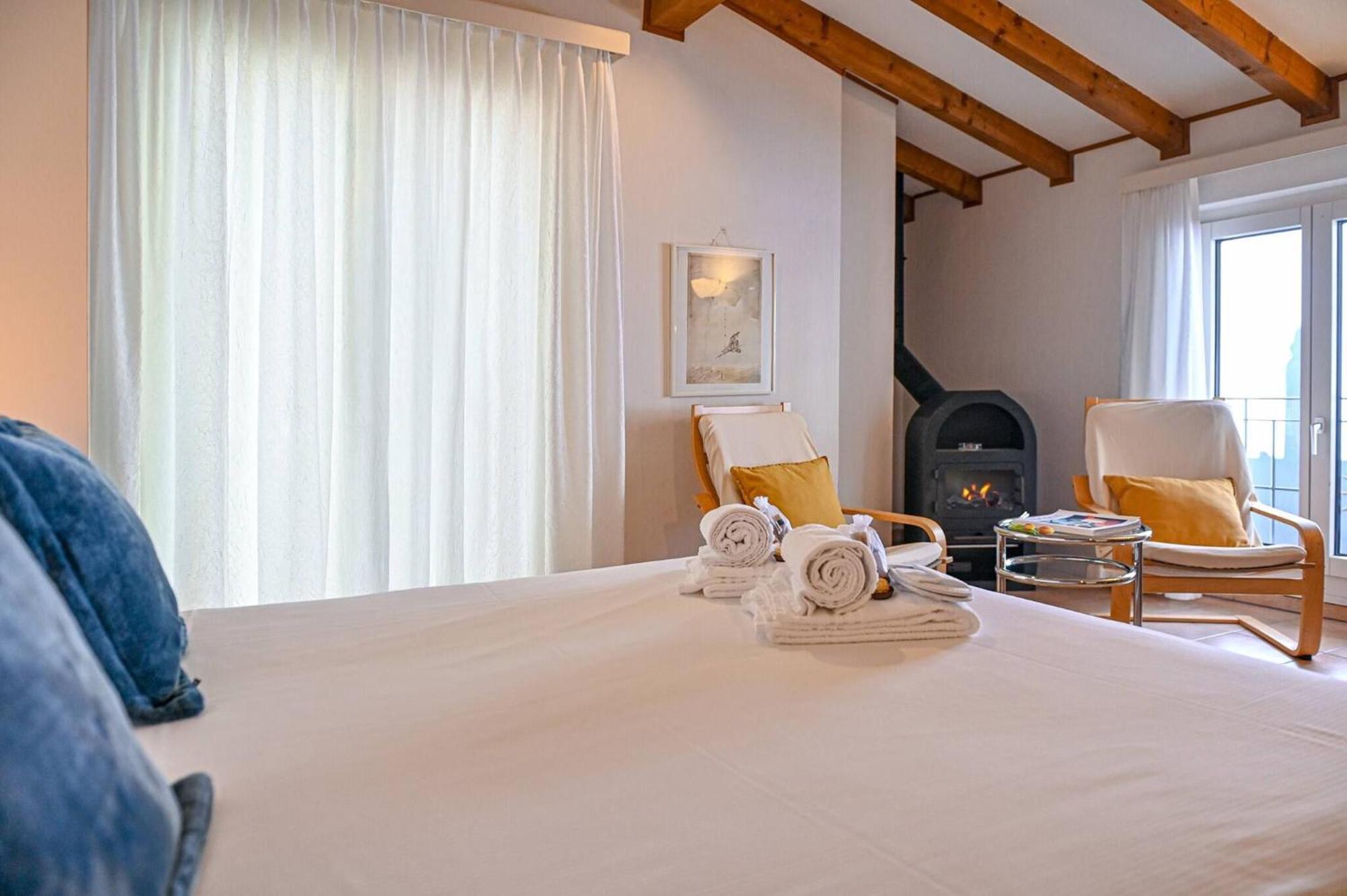 Ruga House In 7 *